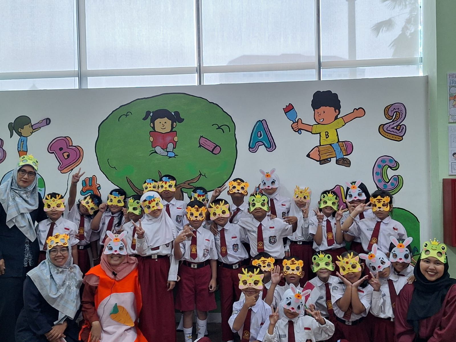 Ketupat Betawi Bersama SDN Petojo Selatan 06 Di Perpustakaan Jakarta Pusat